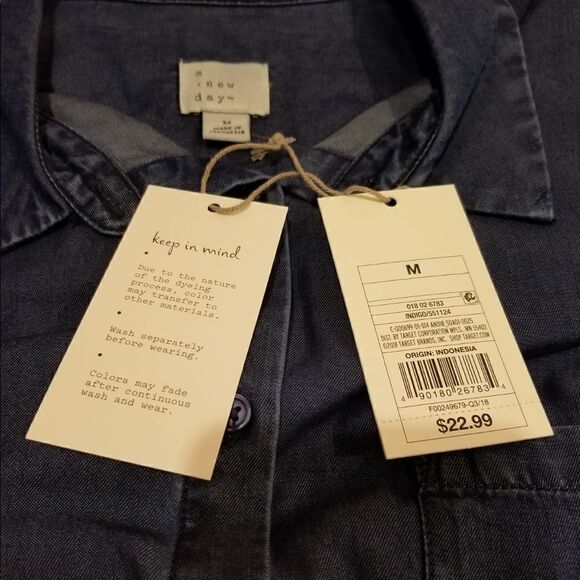 Botton down T-shirt   - Picture 4 of 6